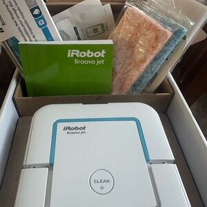 Braava Jet White Cleaning Device